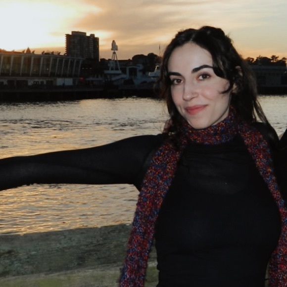 Meet your Posher, Shira - Picture 1 of 1